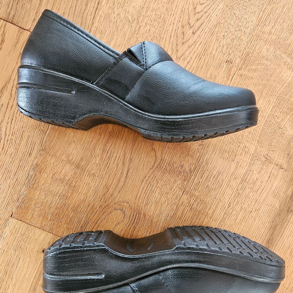 Easy Works Laurie Slip On, size 8.5 CD(wide)